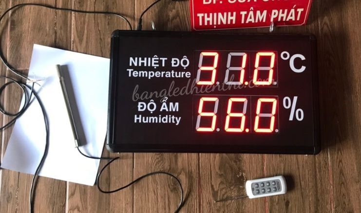 theo-dõi-nhiệt-độ-và-độ-ẩm
